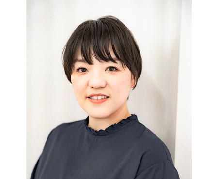 谷 彩